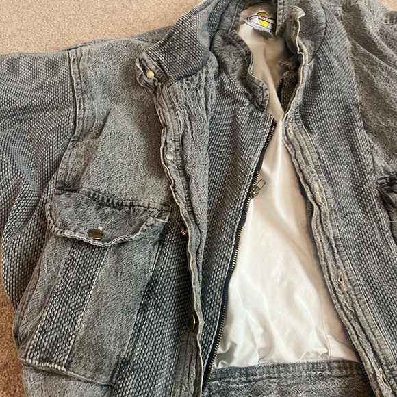 Vintage bomber jacket purchased in a thrift store in NYC! - Picture 5 of 7
